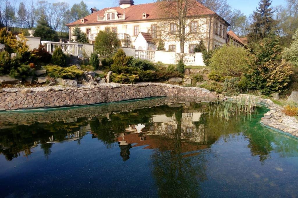 Zamecek Zdiky - Moderni Maly Apartman Bujanov Exterior foto