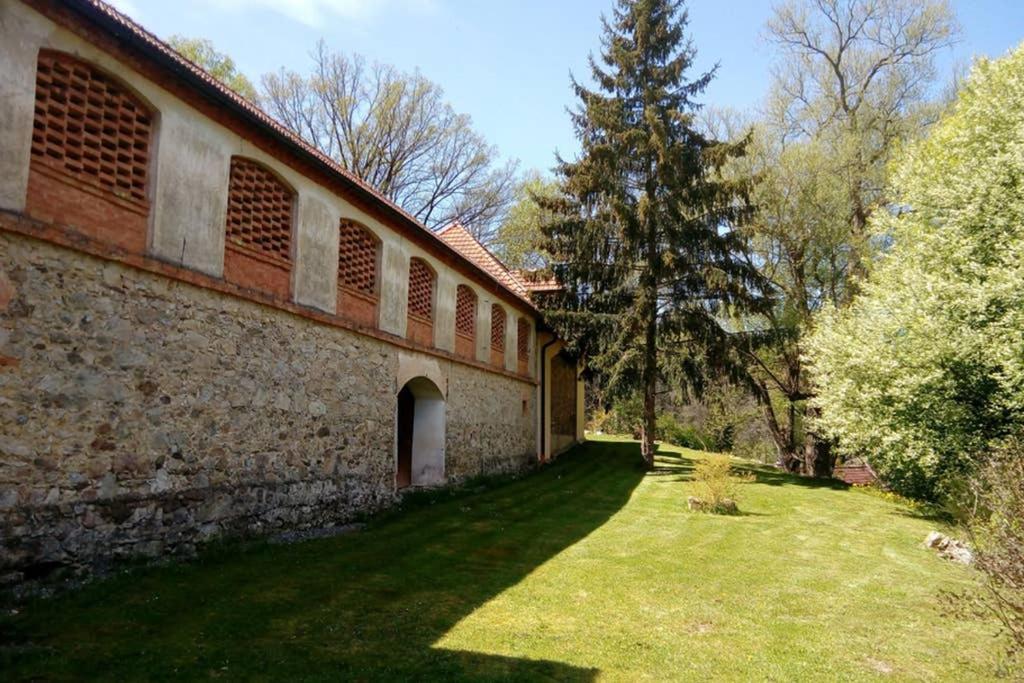 Zamecek Zdiky - Moderni Maly Apartman Bujanov Exterior foto