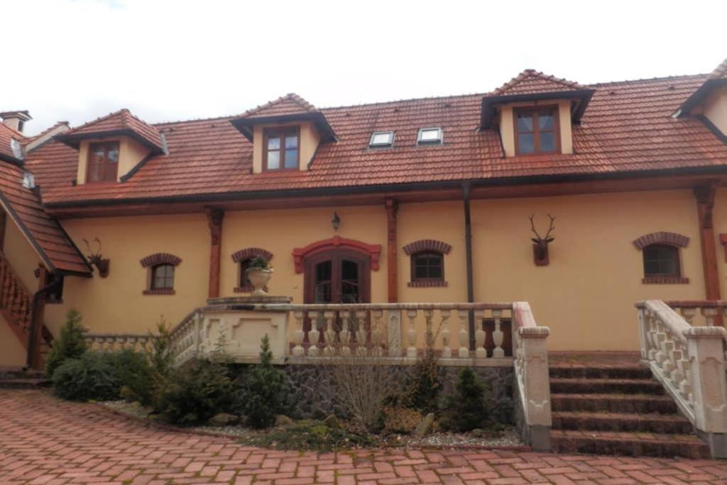 Zamecek Zdiky - Moderni Maly Apartman Bujanov Exterior foto