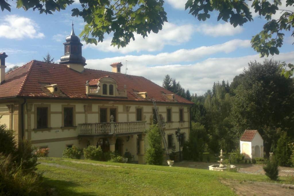Zamecek Zdiky - Moderni Maly Apartman Bujanov Exterior foto