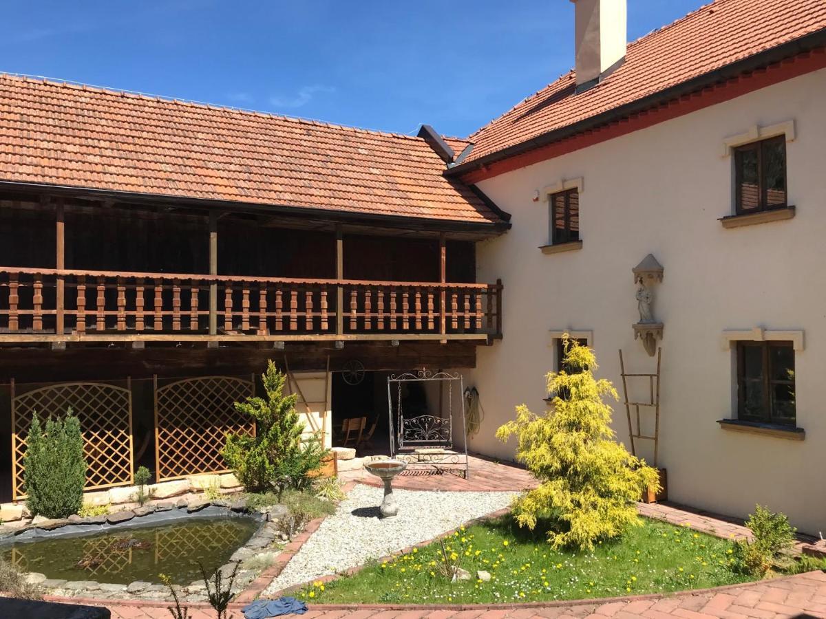 Zamecek Zdiky - Moderni Maly Apartman Bujanov Exterior foto